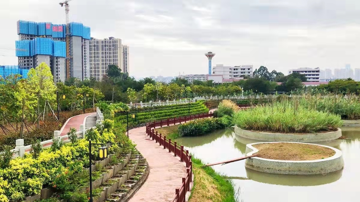 碧桂園日昇昌領(lǐng)峰，領(lǐng)峰花園均價14000元/平