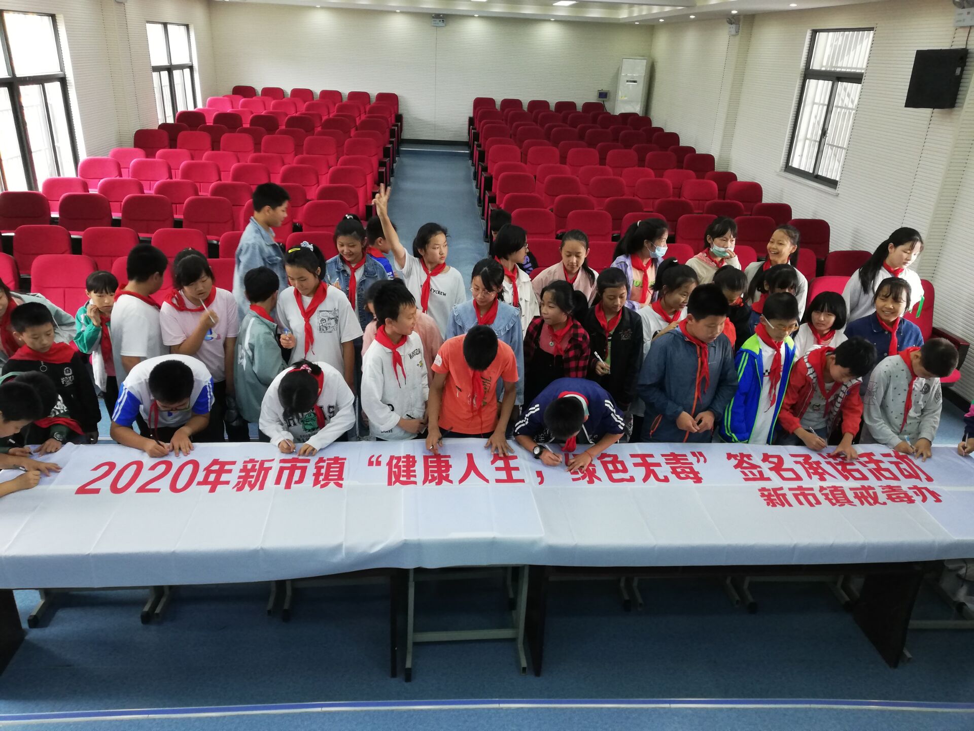 今年夏天新市旅游集散中心算是正式開(kāi)放了