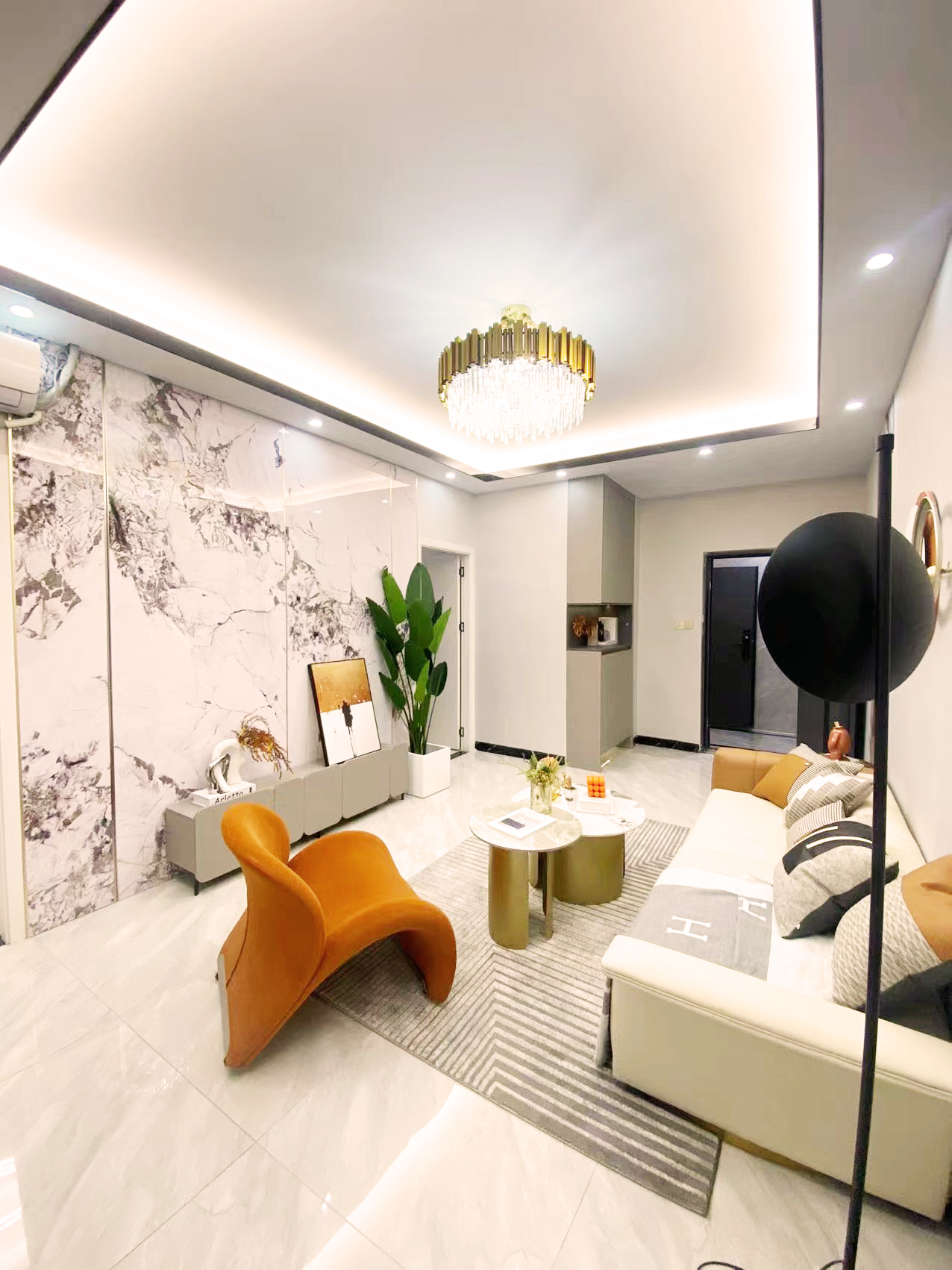 深圳石巖小產(chǎn)權(quán)房|創(chuàng)富雅苑 13.8萬(wàn)/套  應(yīng)人石地鐵600米